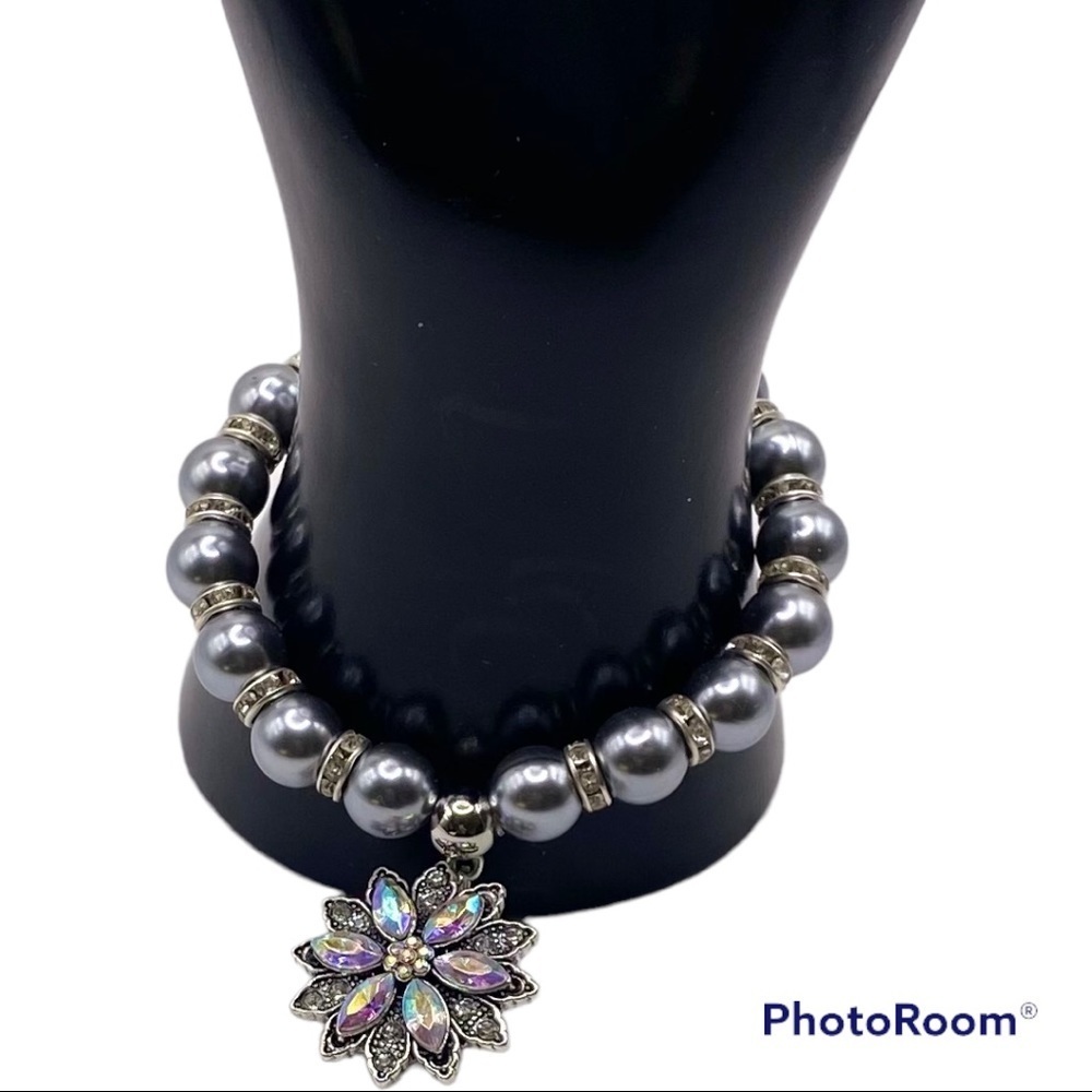 Silver Pearls Snap Bracelet with Iridescent Flower 18mm snap! SEE VIDEO! 🌻🌻🌻 - Picture 3 of 13